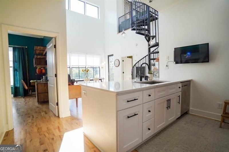 384 Ralph Mcgill Boulevard - Photo 3