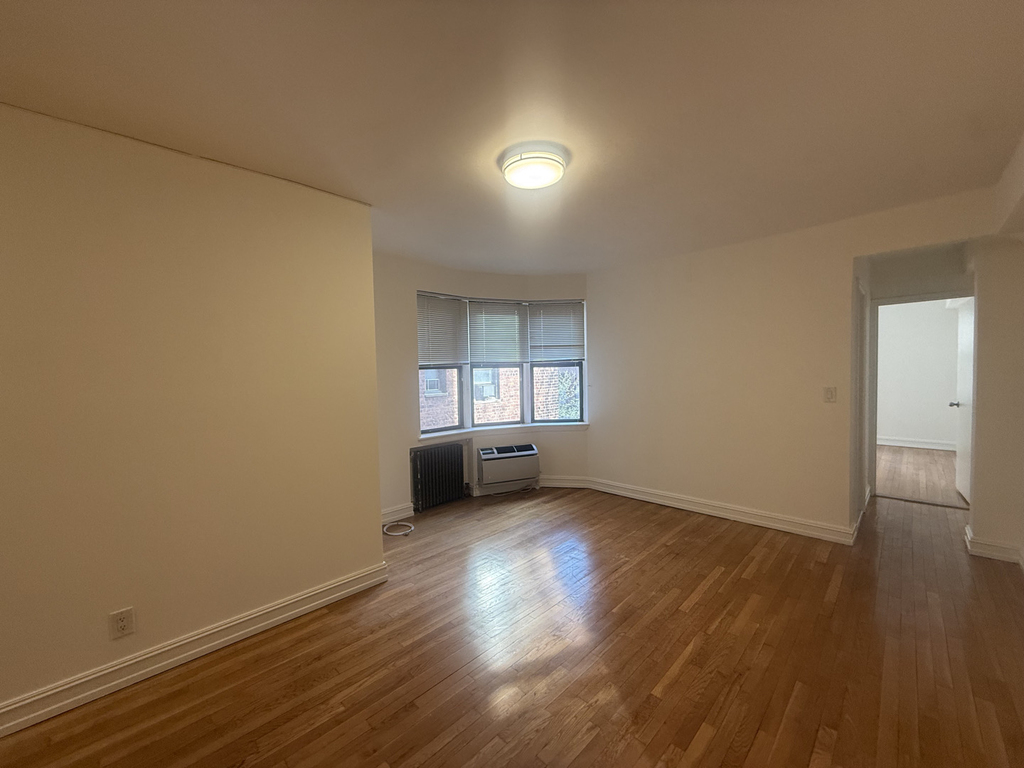 1680 York Avenue - Photo 2