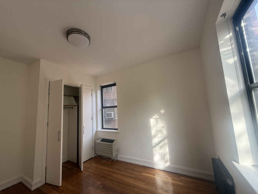 1680 York Avenue - Photo 7