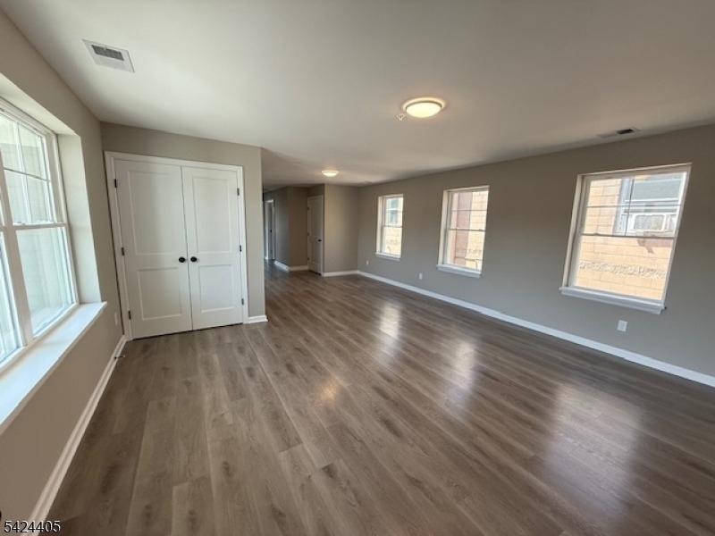 237 Main St - Photo 2