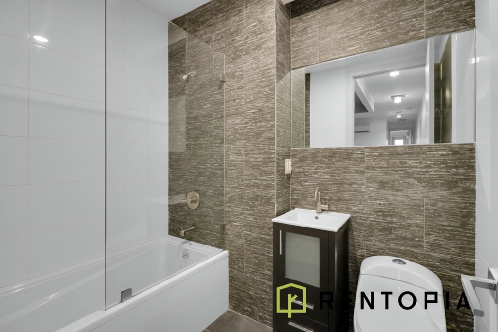 376 Graham Avenue - Photo 5