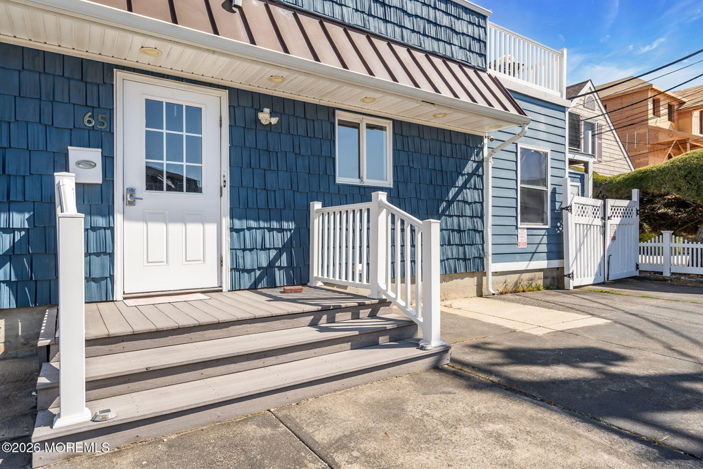 65 Grand Central Avenue - Photo 2
