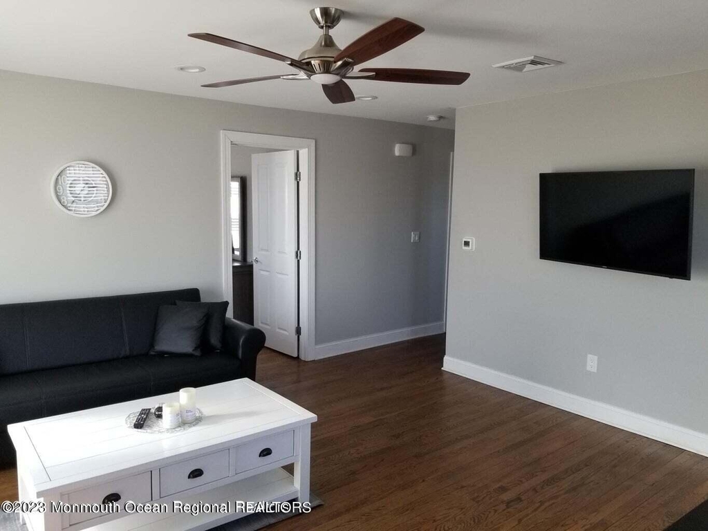 100 18th Avenue - Photo 9