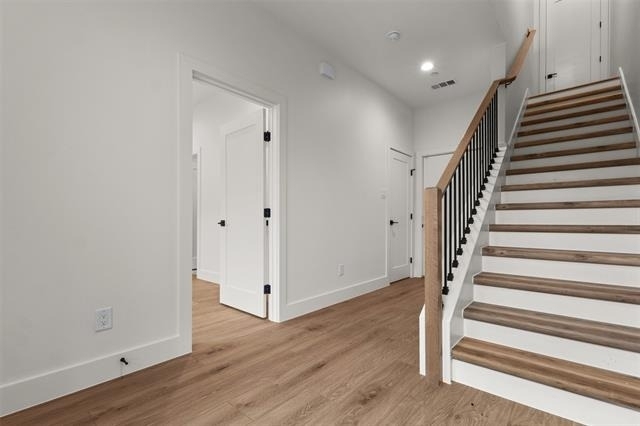 2203 Hondo Avenue - Photo 2