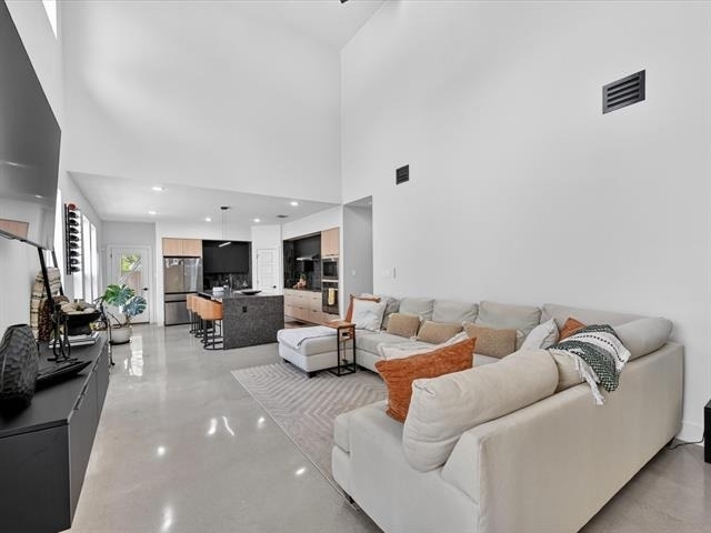 1941 Glenmore Avenue - Photo 6