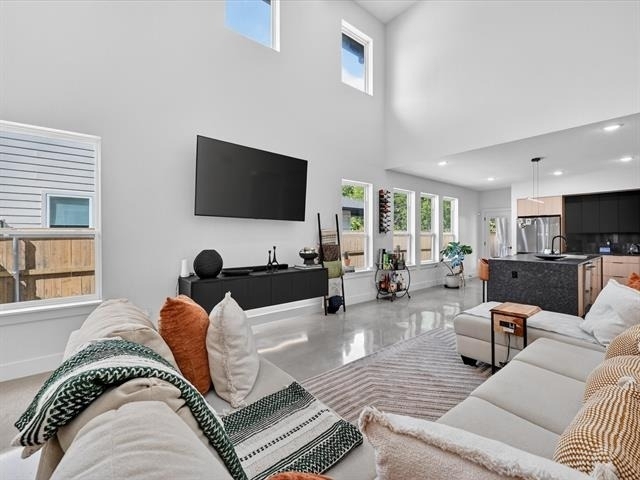 1941 Glenmore Avenue - Photo 7