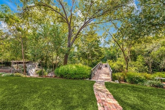 10534 Royal Springs Drive - Photo 11