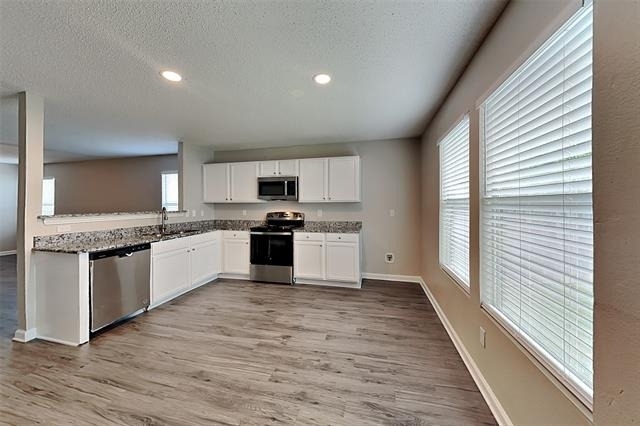2505 Avalon Creek Way - Photo 4