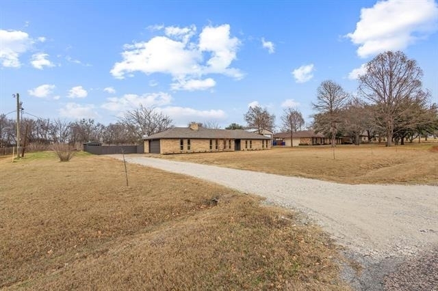 3327 Carriage Circle - Photo 2
