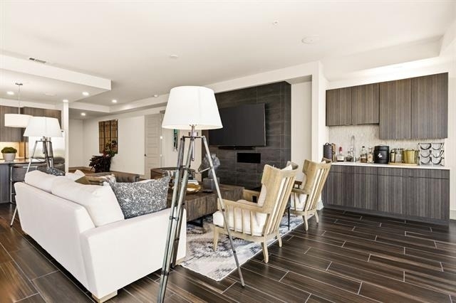 6000 Columbus Avenue - Photo 8