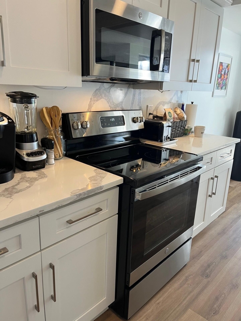 3008 Lake Shore Drive - Photo 5