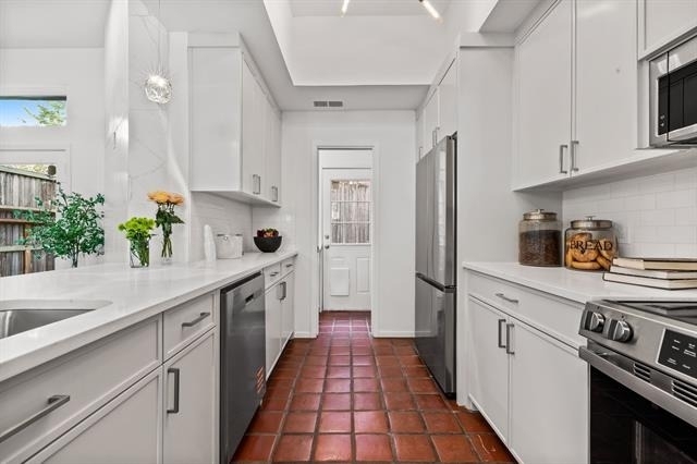 4006 Holland Avenue - Photo 8