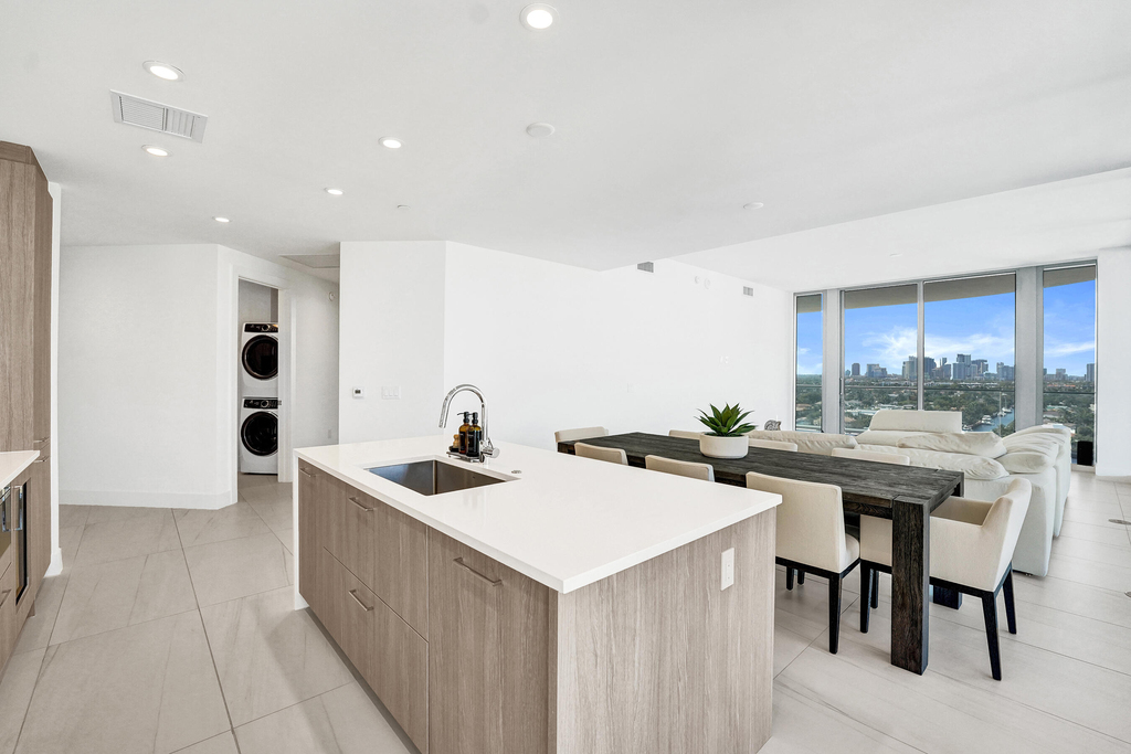 153 N Seabreeze Boulevard - Photo 3
