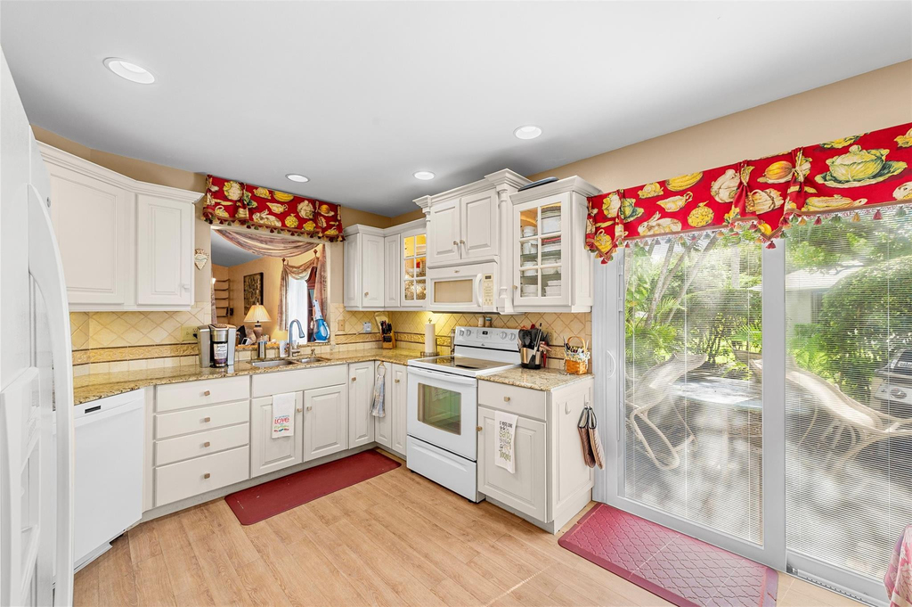 6809 Se Yorktown Drive - Photo 5