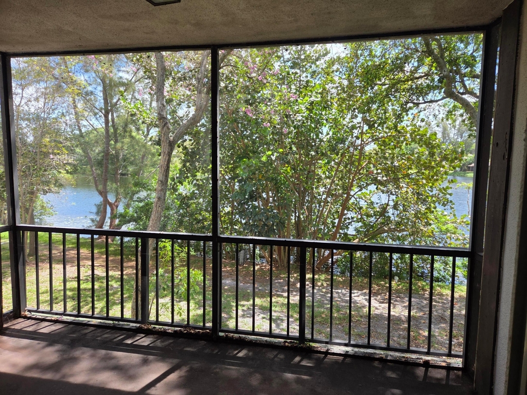3720 Inverrary Drive - Photo 0