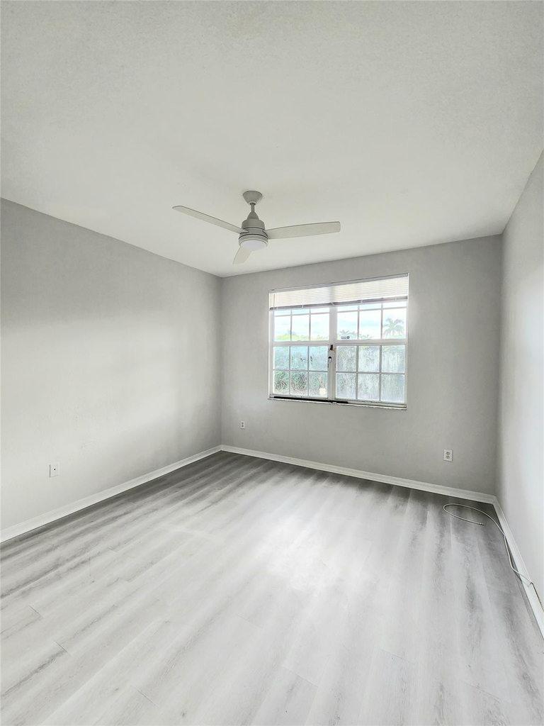 15145 Michelangelo Boulevard - Photo 9