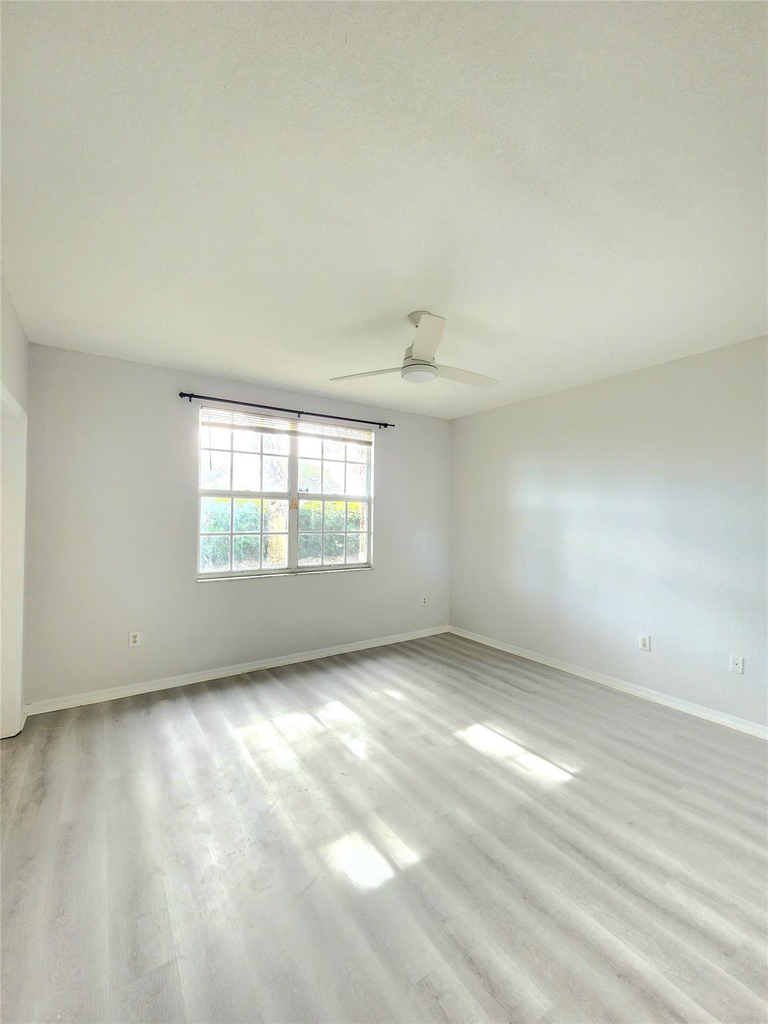 15145 Michelangelo Boulevard - Photo 14