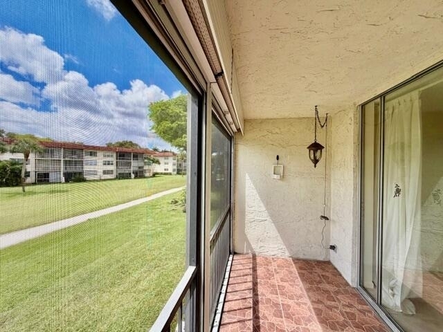8940 S Hollybrook Boulevard - Photo 16