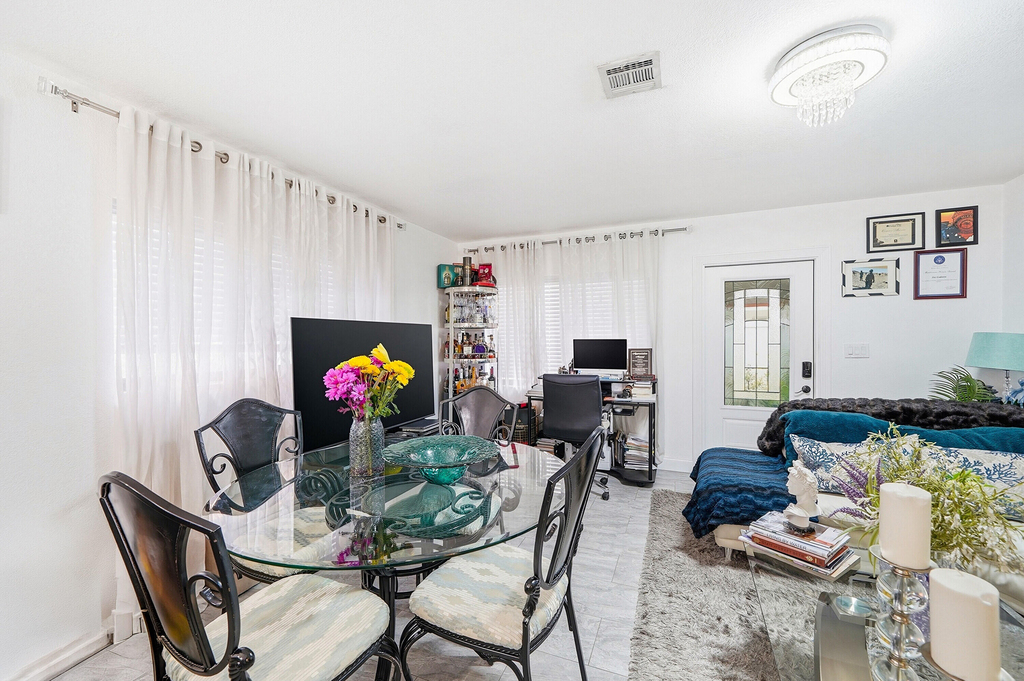 1320 Sw 34th Avenue - Photo 3
