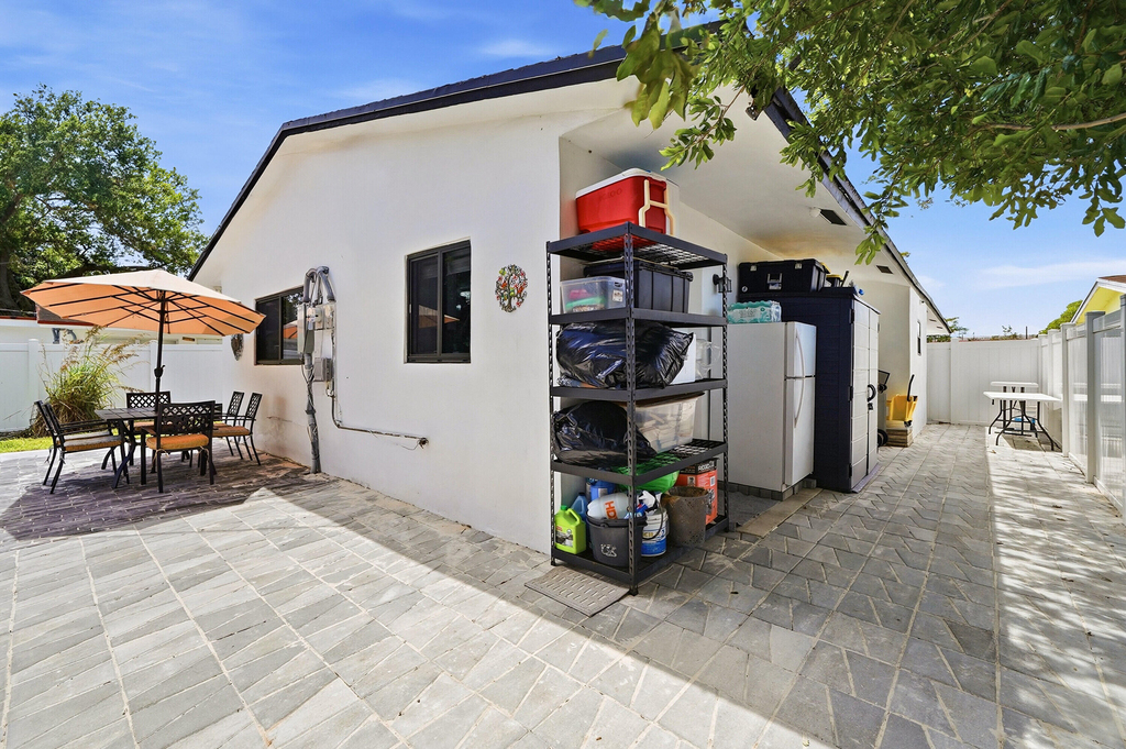 1320 Sw 34th Avenue - Photo 16