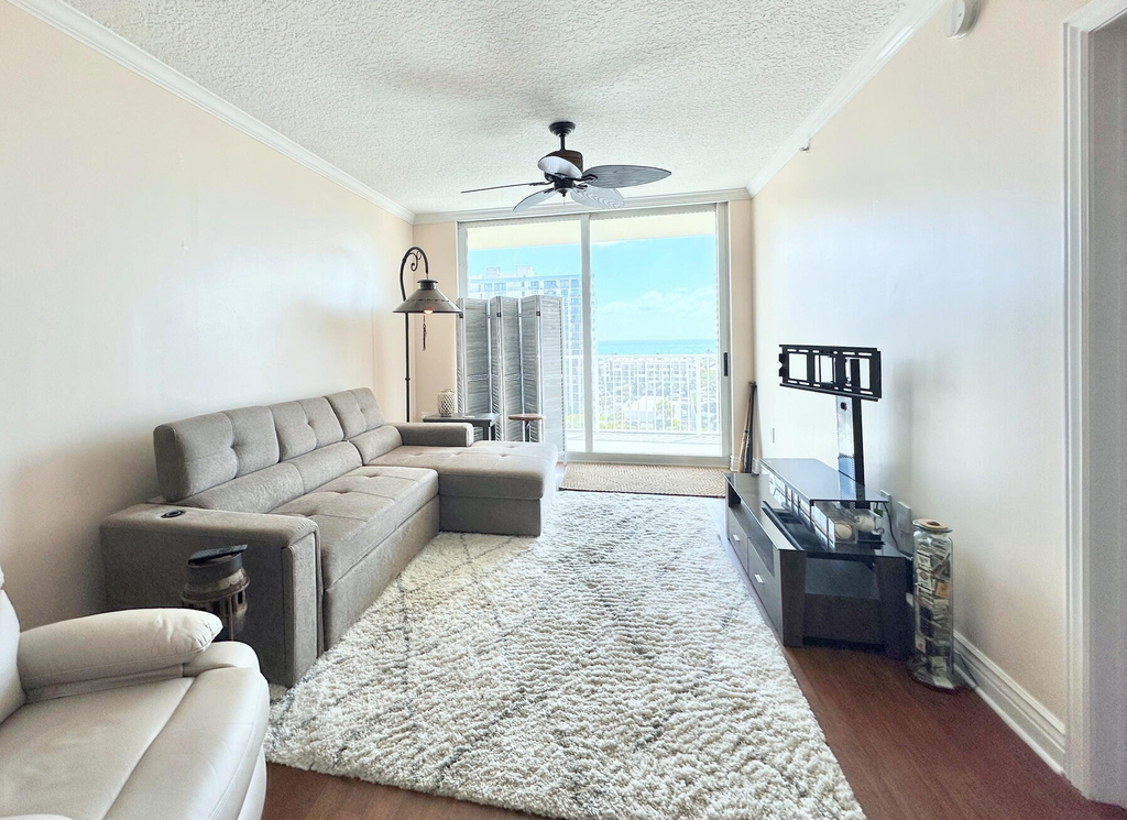 3020 Ne 32nd Avenue - Photo 1