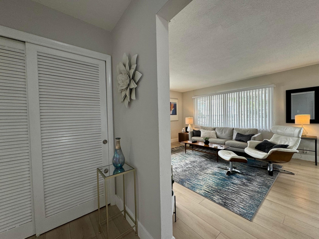 3201 Ne 29th Street - Photo 18