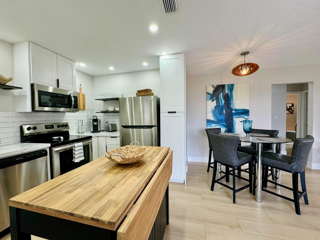 3201 Ne 29th Street - Photo 4