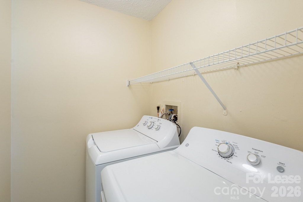 3131 Vestal Place - Photo 9