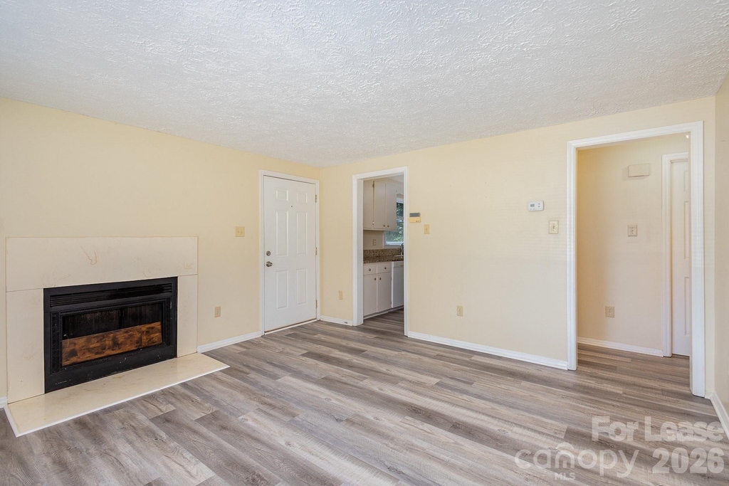 3131 Vestal Place - Photo 3