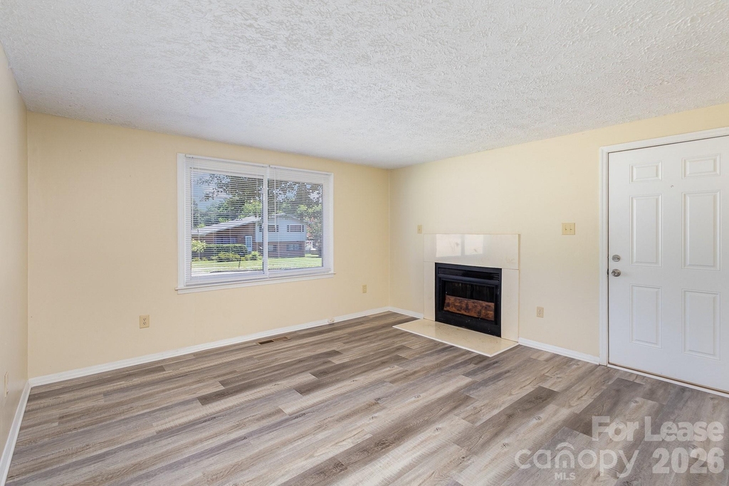 3131 Vestal Place - Photo 4