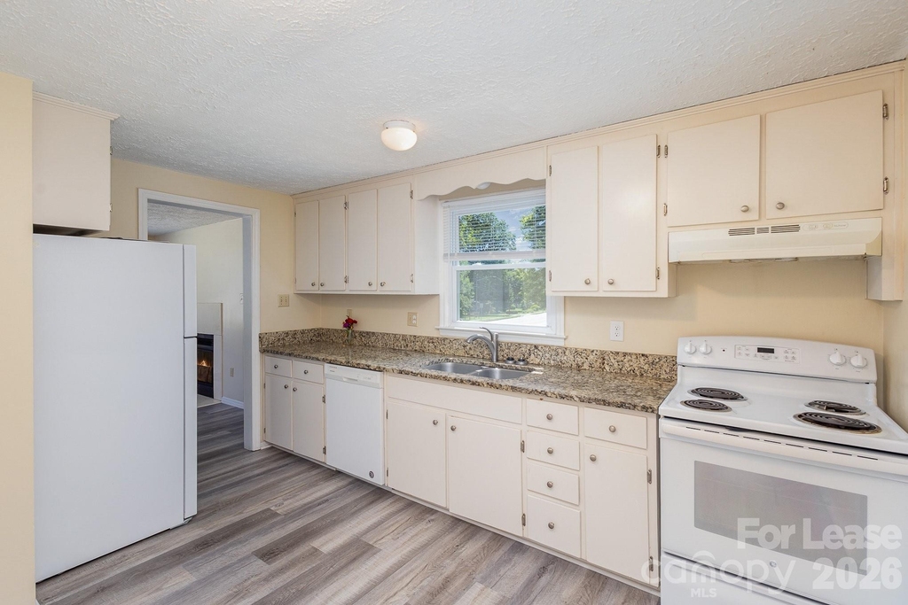 3131 Vestal Place - Photo 1