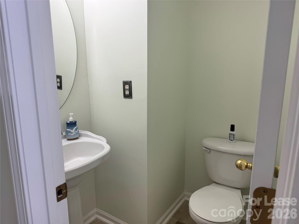 136 Madelia Place - Photo 30