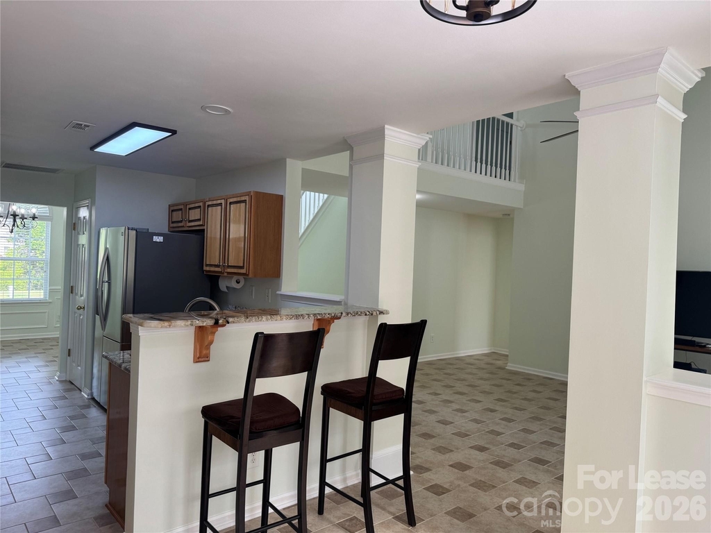 136 Madelia Place - Photo 16