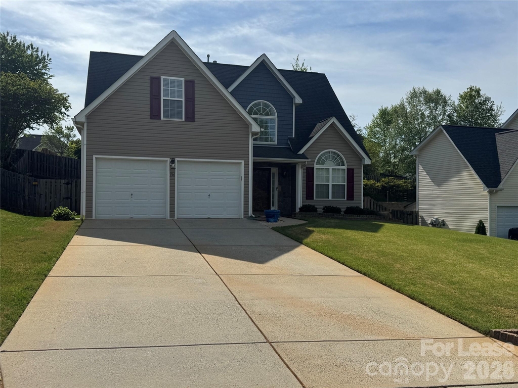 136 Madelia Place - Photo 1