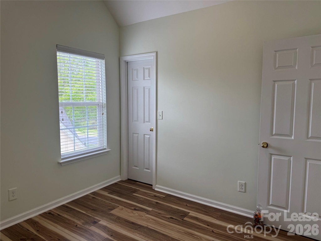 136 Madelia Place - Photo 41