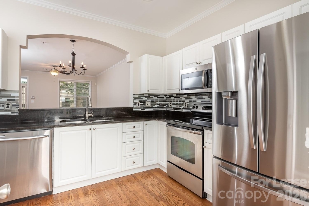 206 S Cedar Street - Photo 3