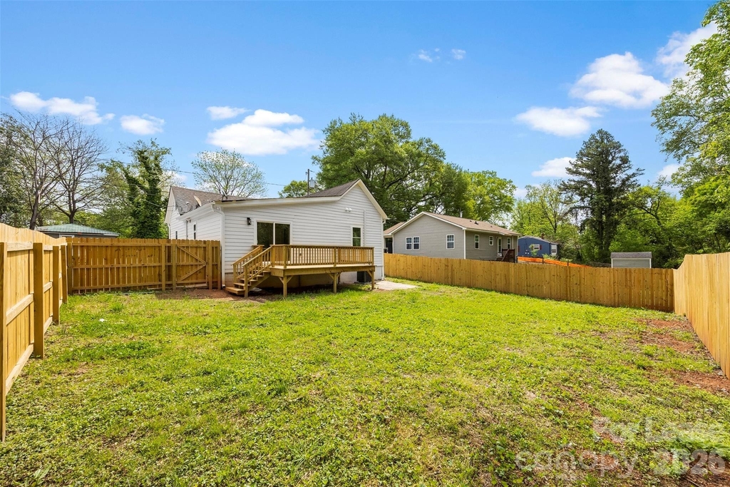 2942 Reid Avenue - Photo 23
