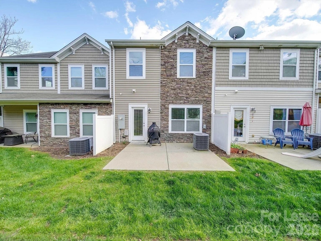 5657 Tipperlinn Way - Photo 1
