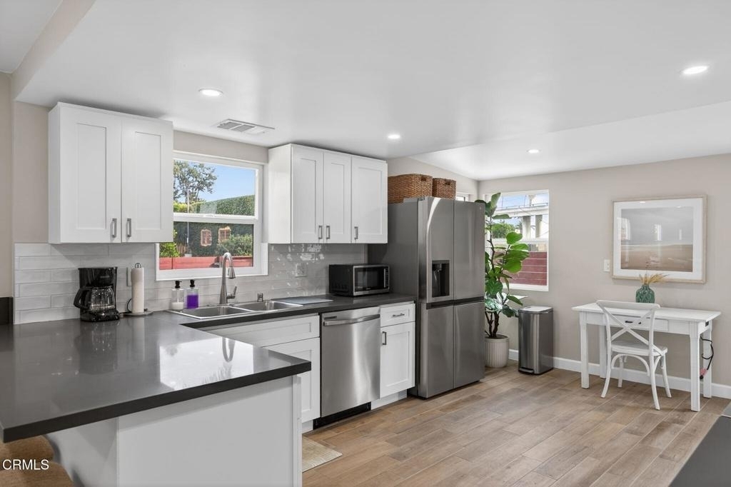 201 S Olive Street - Photo 3