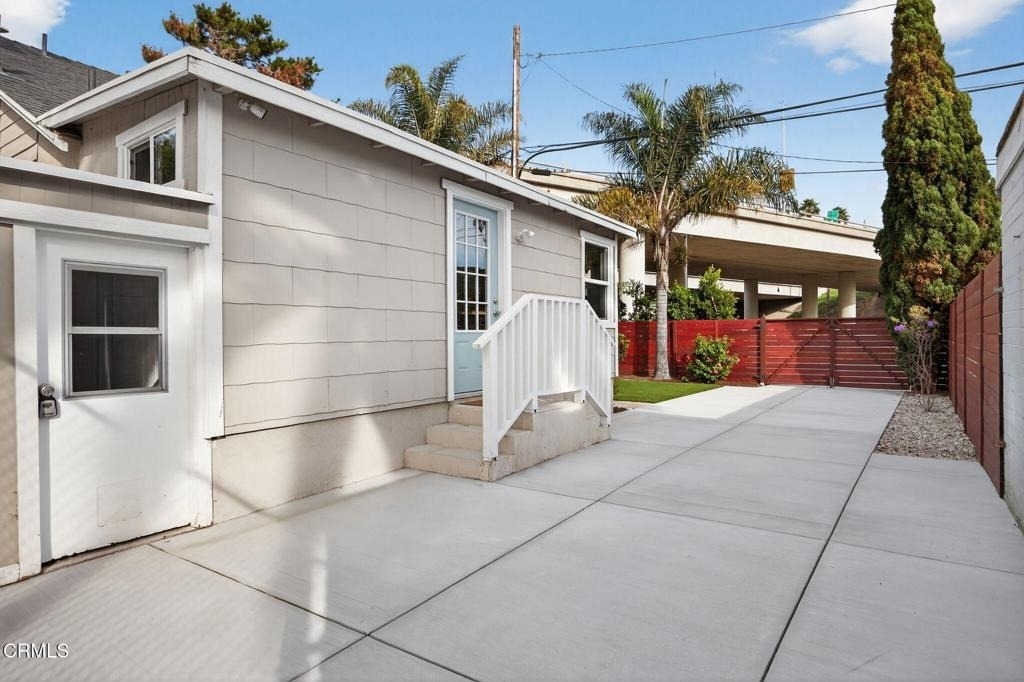 201 S Olive Street - Photo 36