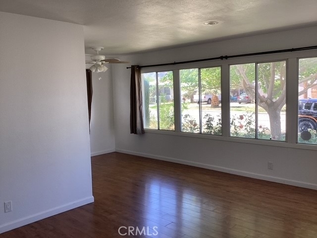 38594 Friendly Avenue - Photo 3