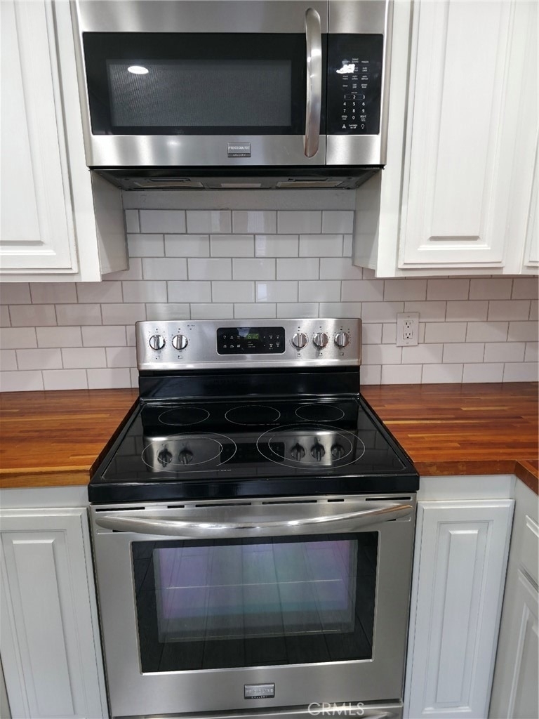 4558 Willis - Photo 1