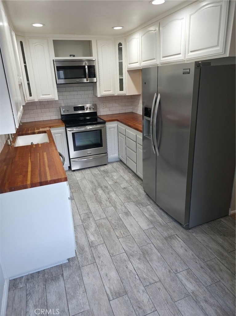 4558 Willis - Photo 0