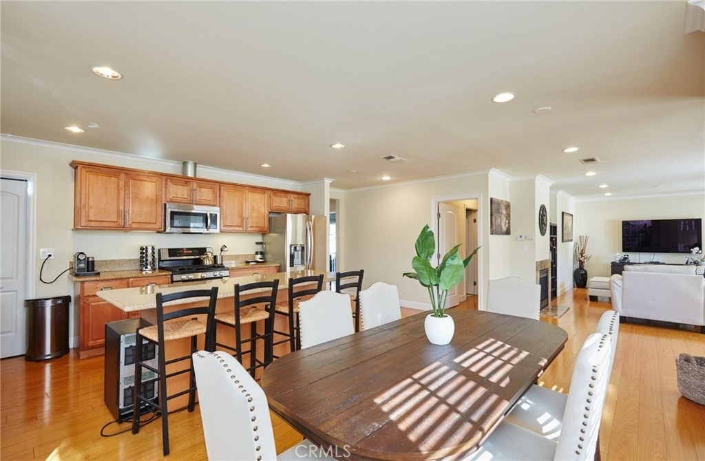 17827 Burbank Boulevard - Photo 10
