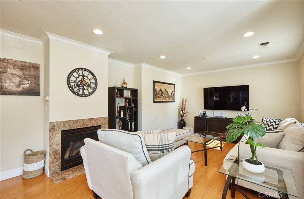 17827 Burbank Boulevard - Photo 5