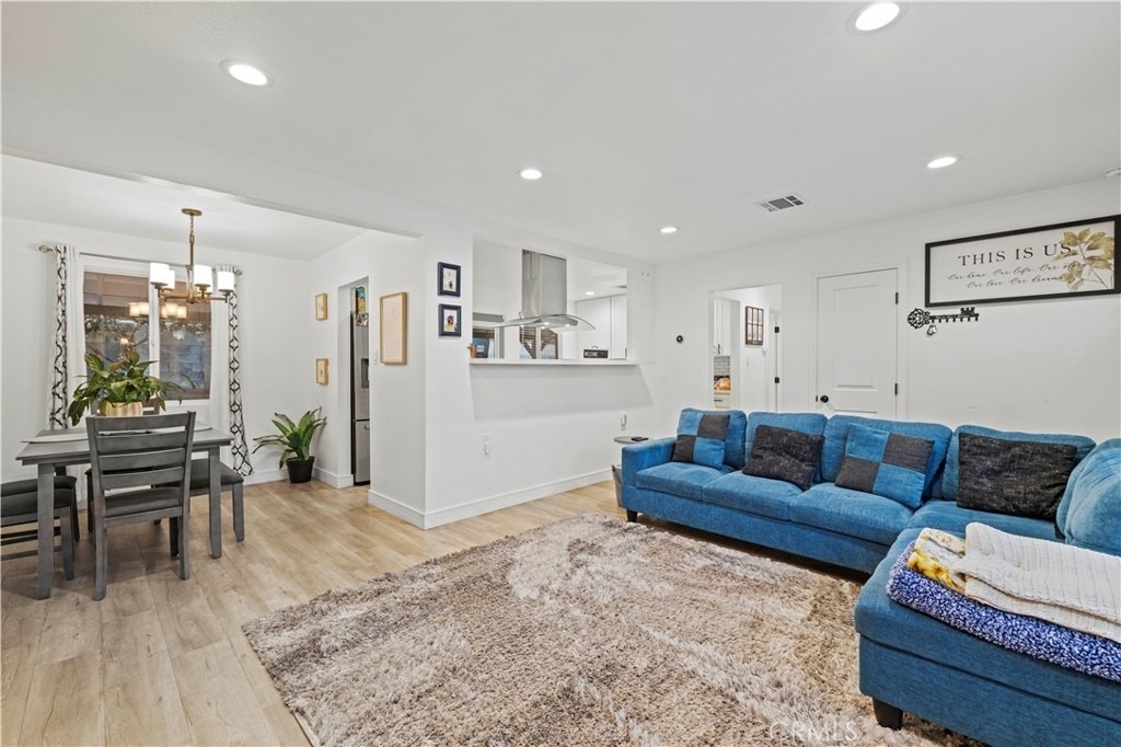 467 Susan Ave - Photo 3