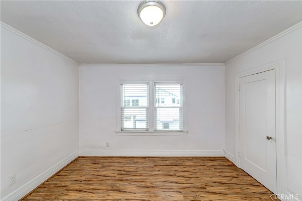 1308 1/2 S Van Ness Avenue - Photo 3