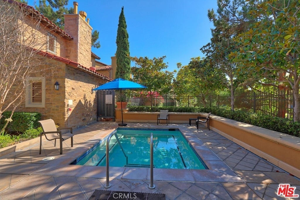 211 Danbrook - Photo 1