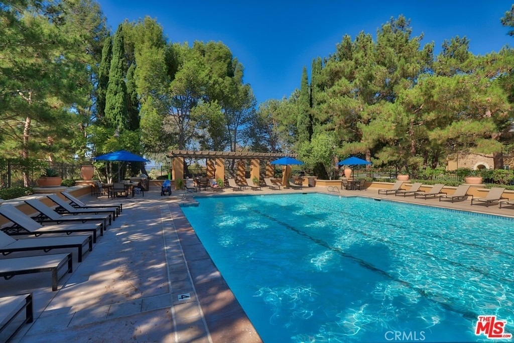 211 Danbrook - Photo 0
