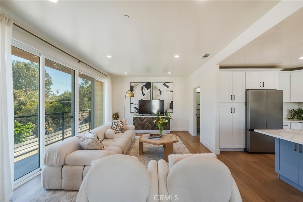 712 N Chestnut Avenue - Photo 9